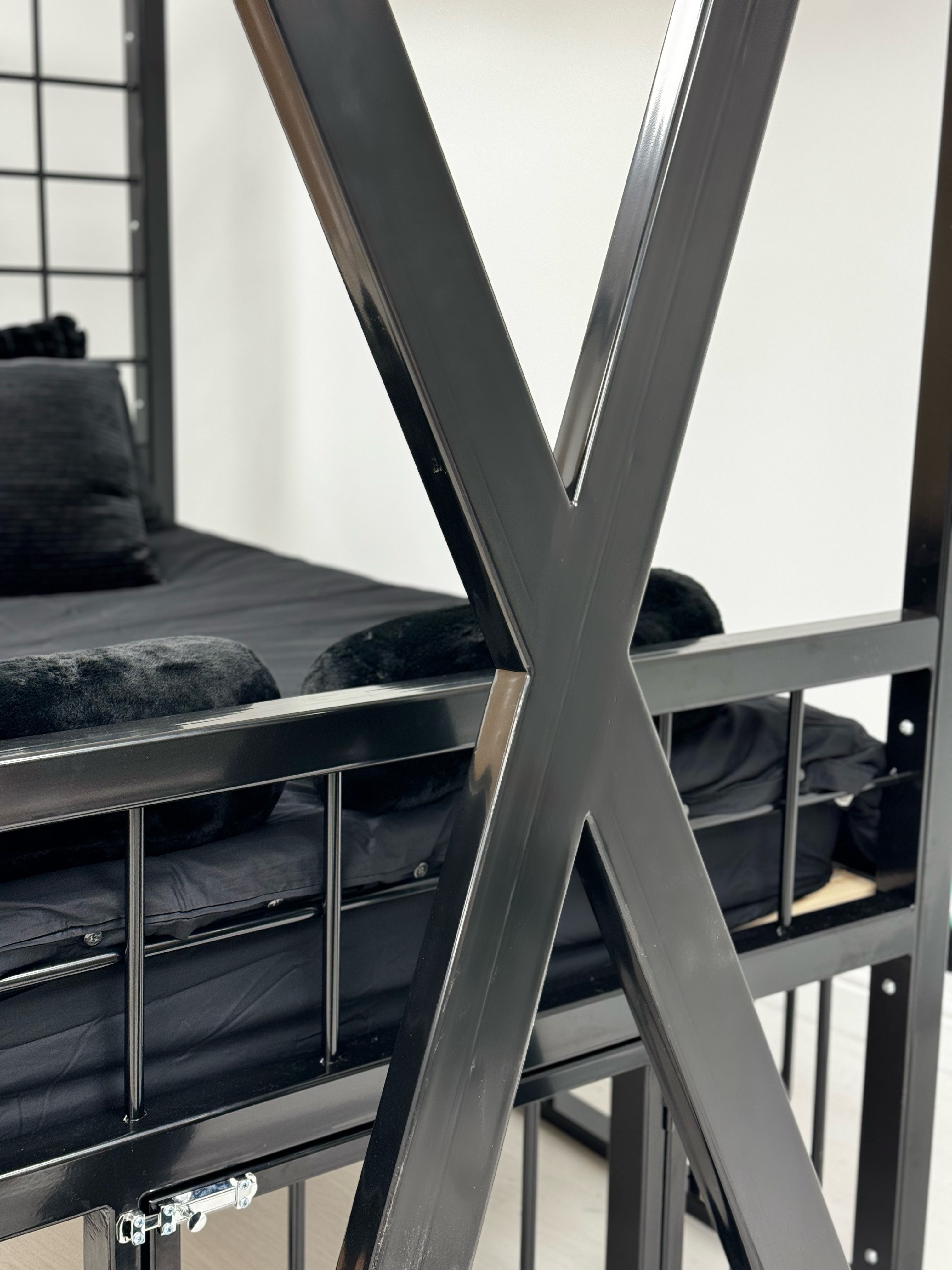 Luxury 4 Poster Steel Bondage Bed